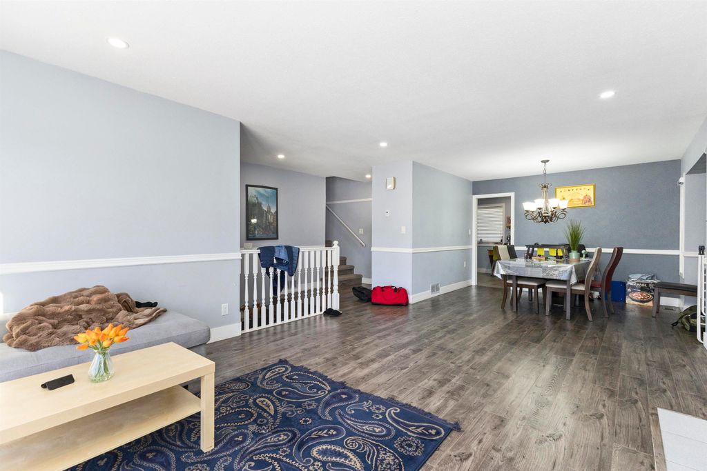 listing image 1105340652642282420