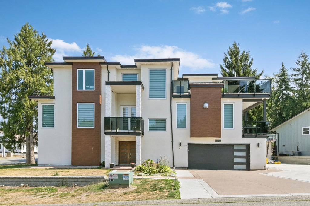 Photo of 20754 48 Avenue, Langley, BC V3A 3L8 (MLS # R3159879)