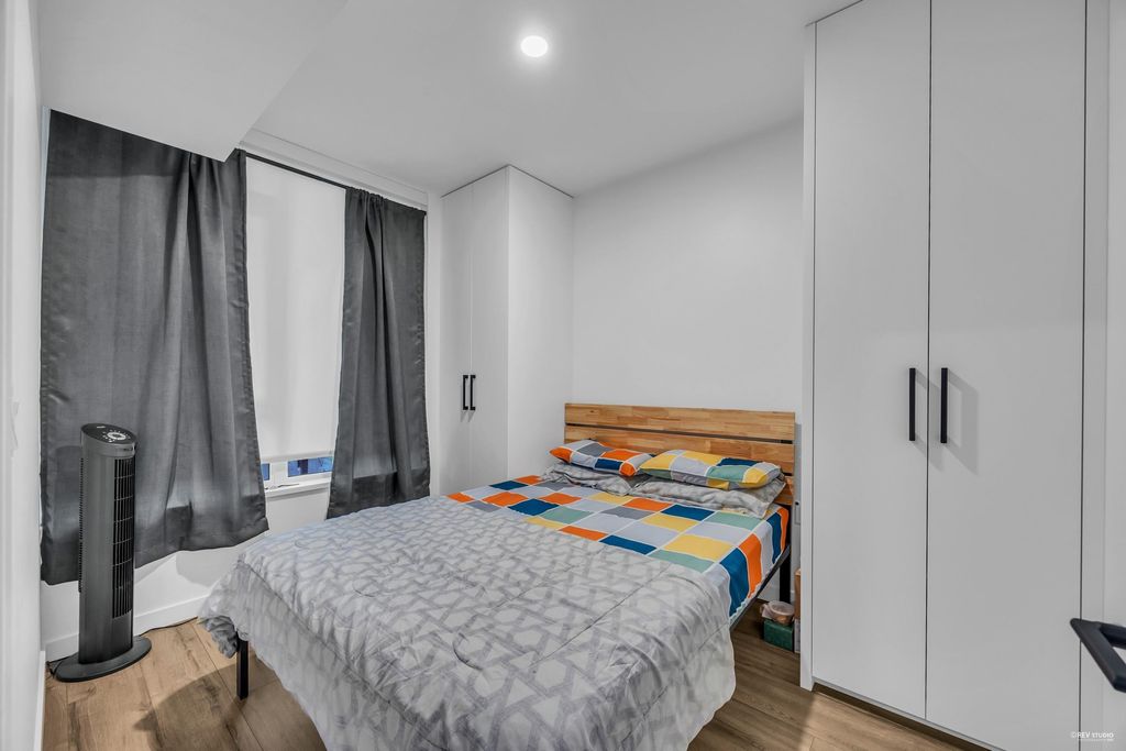 listing image 1101393427843866533