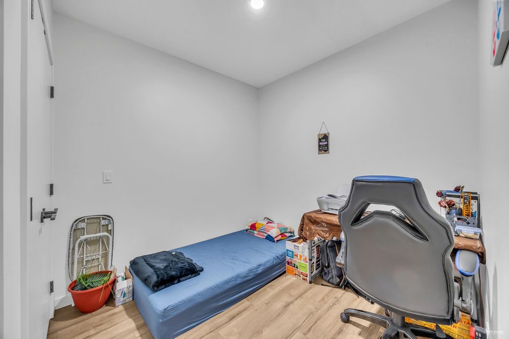listing image 1107109270482247673