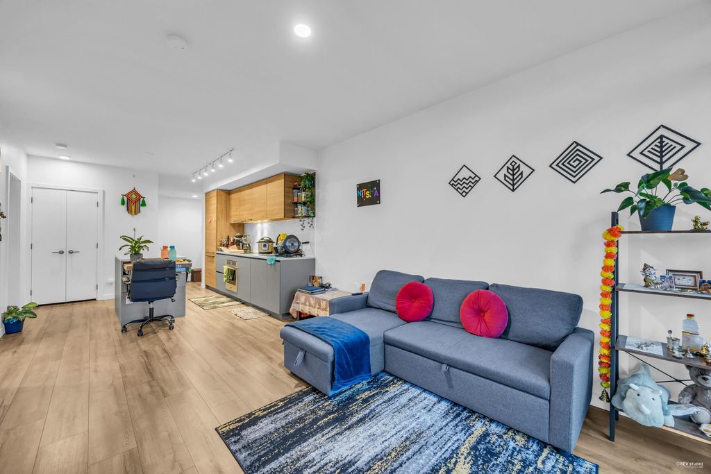listing image 1101049533094691337