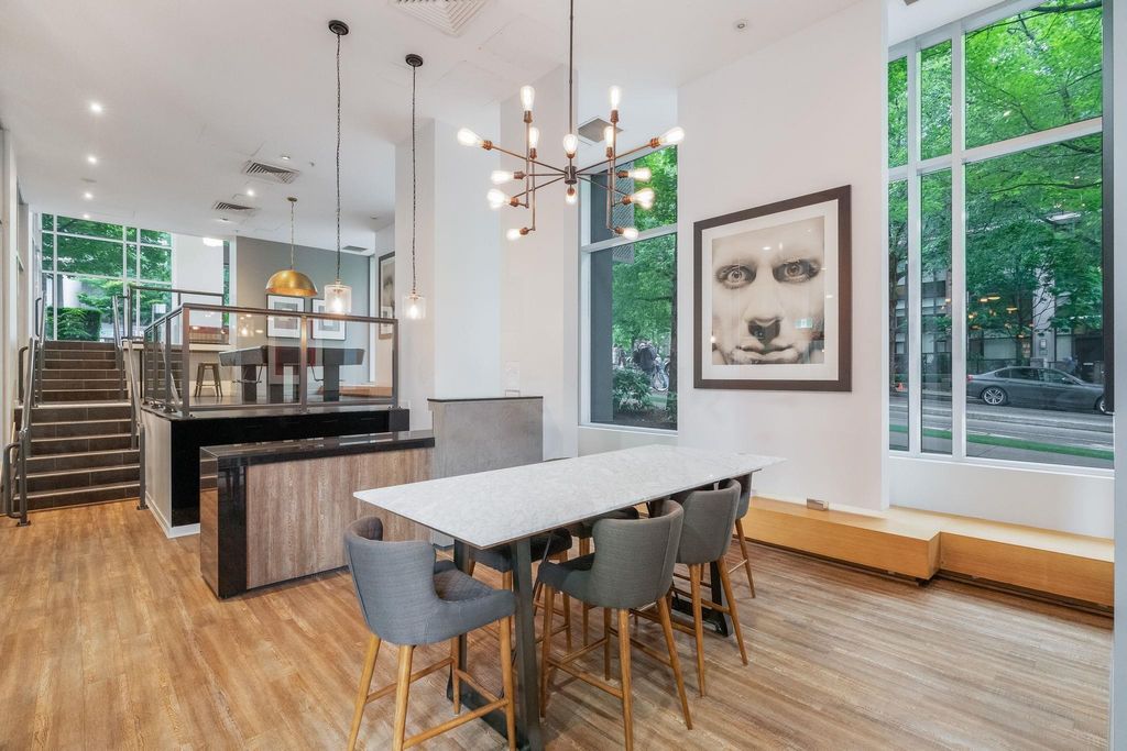 listing image 1103820572973671352