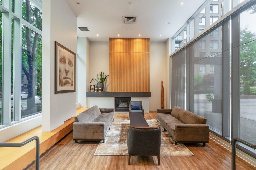 listing image 1103338884547959450