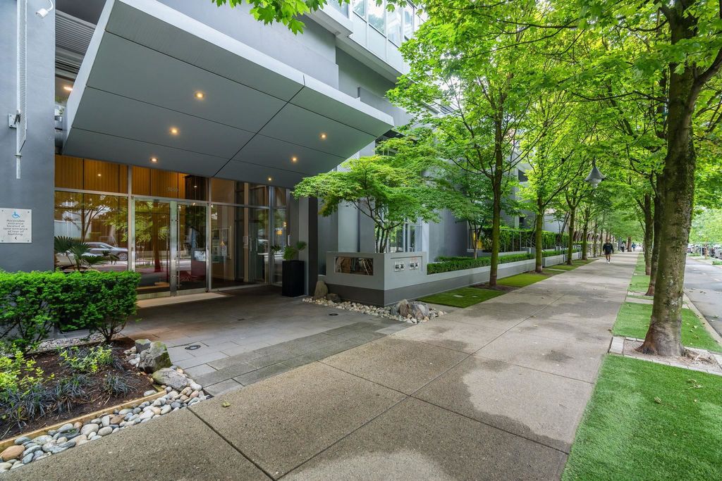 listing image 1103391806431052219