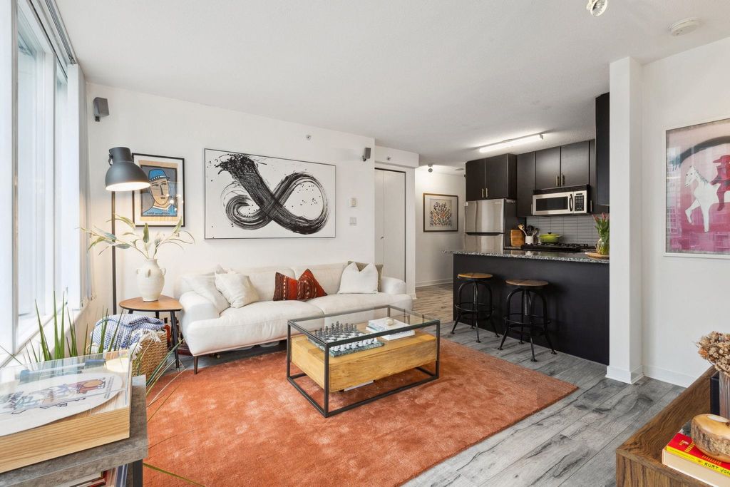 listing image 1102456023023233941