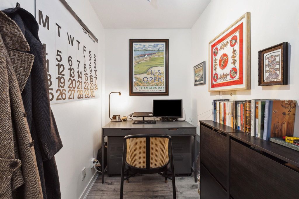 listing image 1108184635291183233