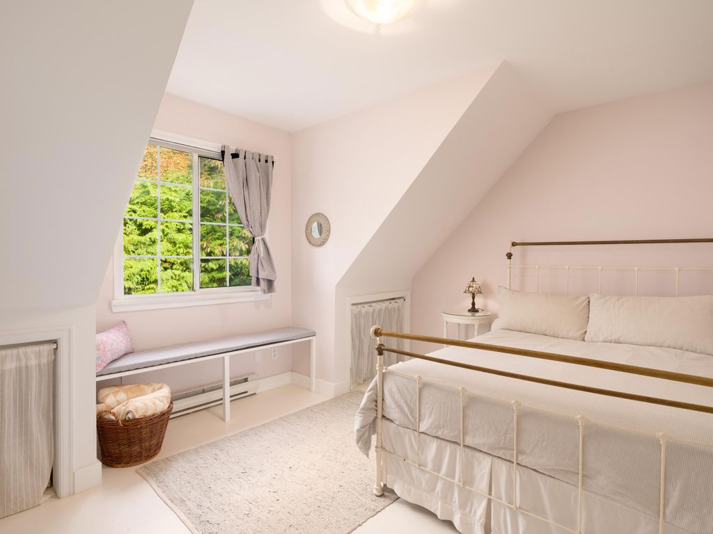 listing image 1104211643485235723