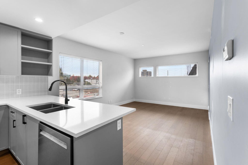 Photo of 22226 Brown Avenue #306, Maple Ridge, BC V2X 4R2 (MLS # R3175687)