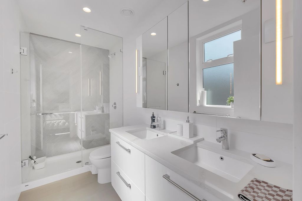 listing image 1104832862371117985