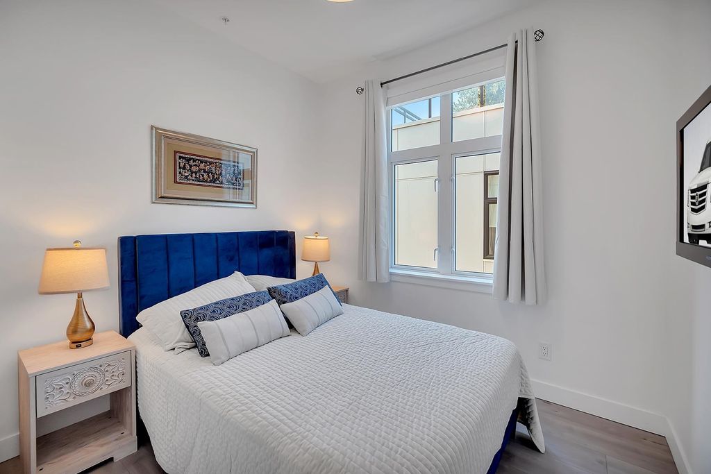 listing image 1100872409363126280