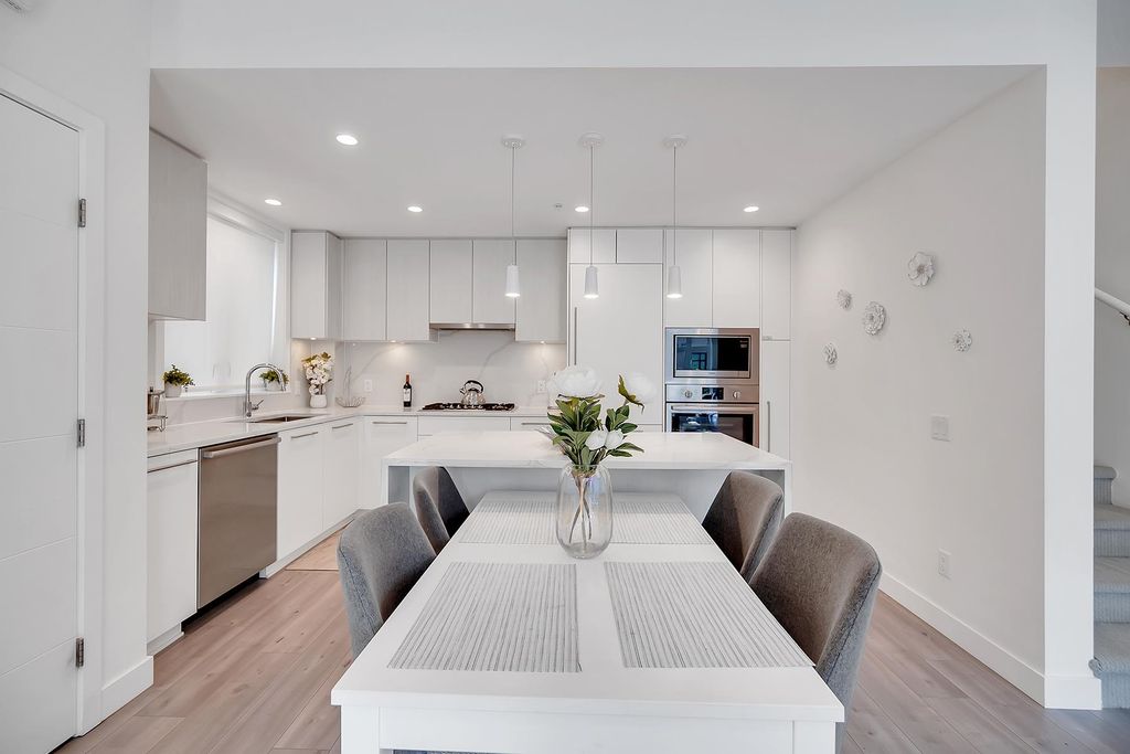 listing image 1103028570496100900