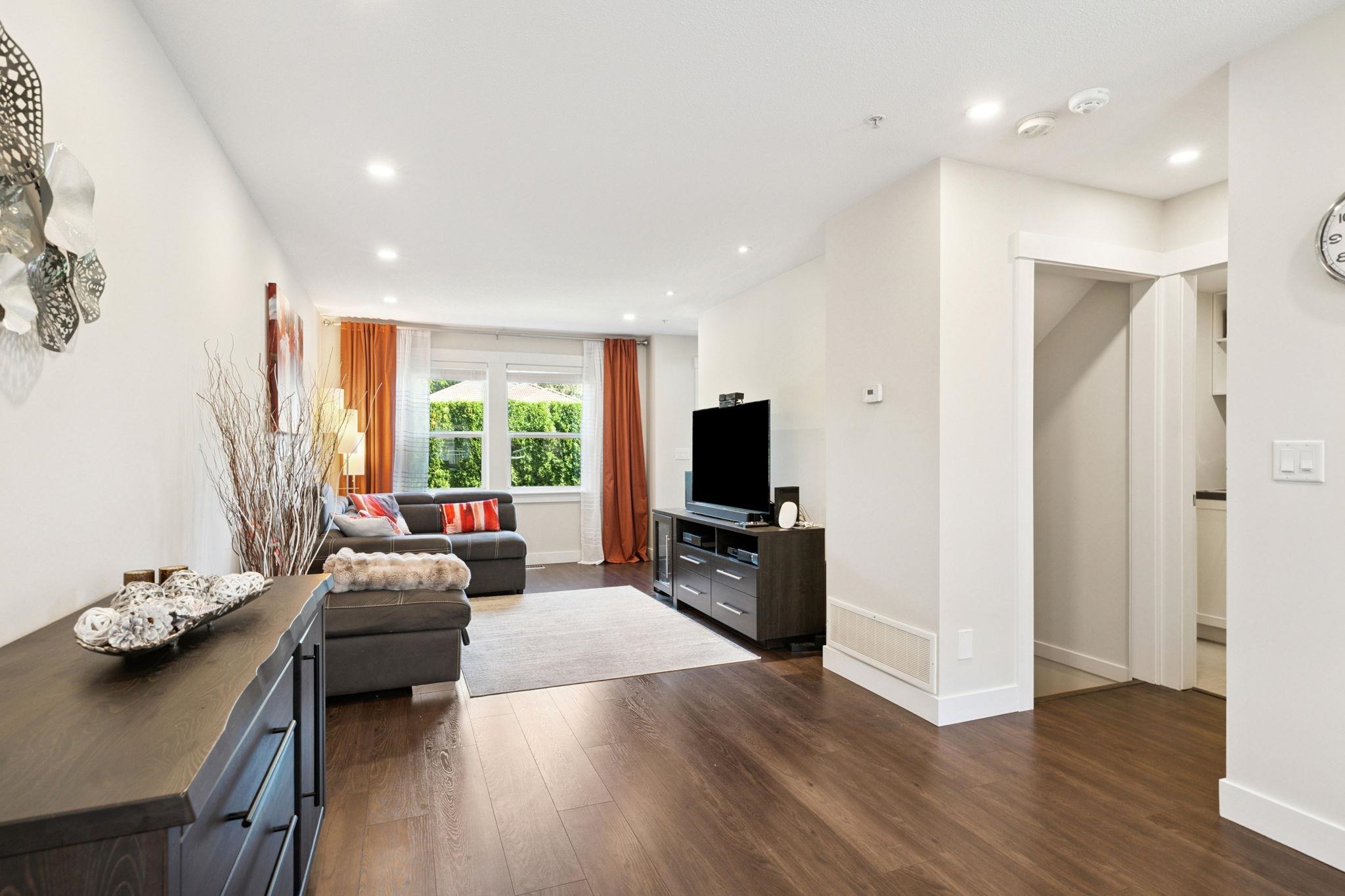 1260 Riverside Drive 34