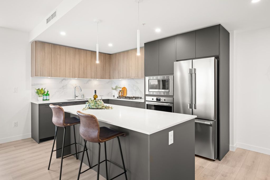 Photo of 8551 201 Street #1802, Langley, BC V2Y 3Y5 (MLS # R3114789)