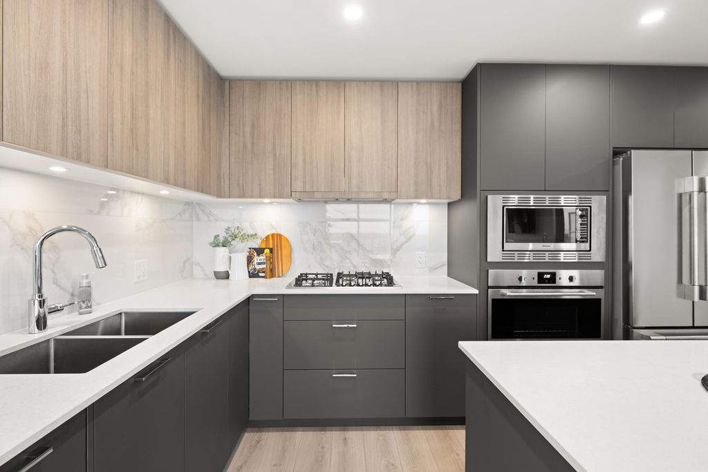 Photo of 8551 201 Street #1802, Langley, BC V2Y 3Y5 (MLS # R3114789)