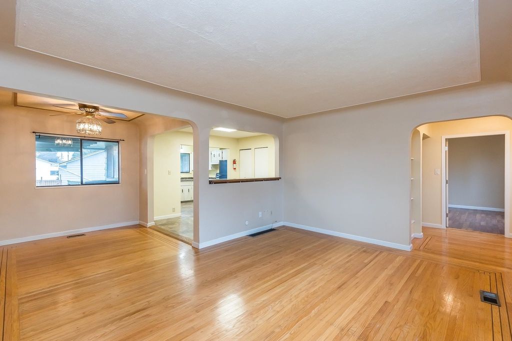 listing image 1105520511050589699