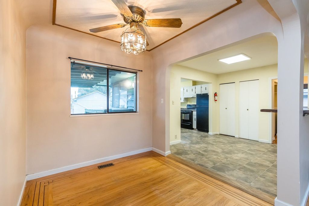 listing image 1101445774186528715