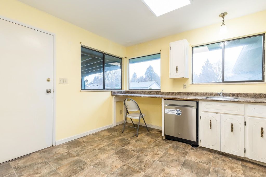 listing image 1105095436211521973