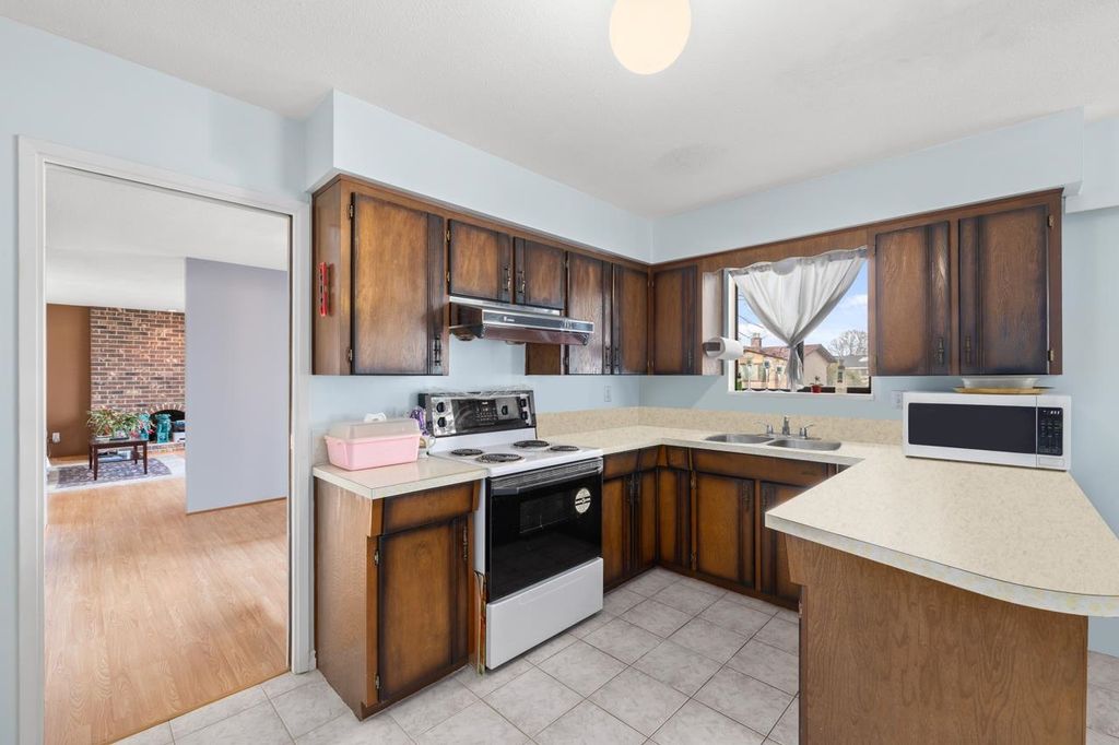 listing image 1109703232904336067
