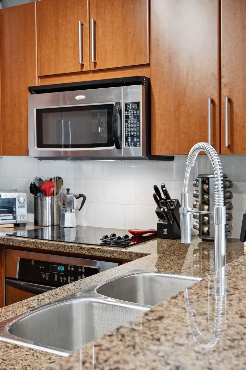 listing image 1108598653041445376