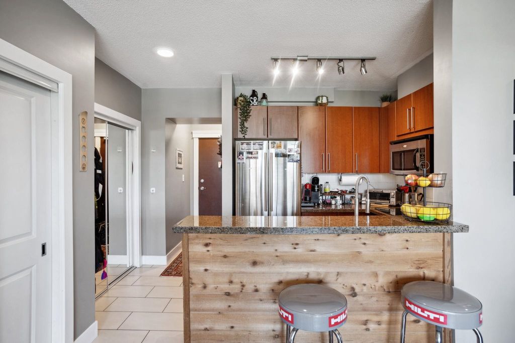 listing image 1105645589695535046