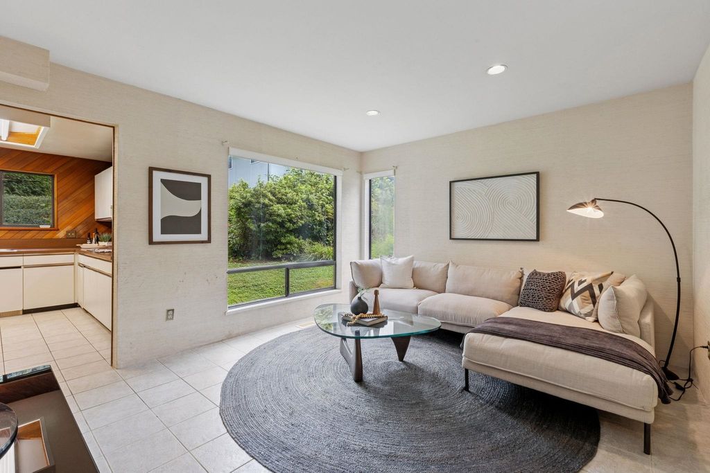 listing image 1106581232315059922