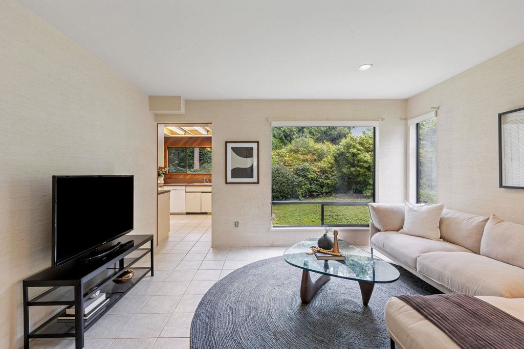 listing image 1102637500588001203