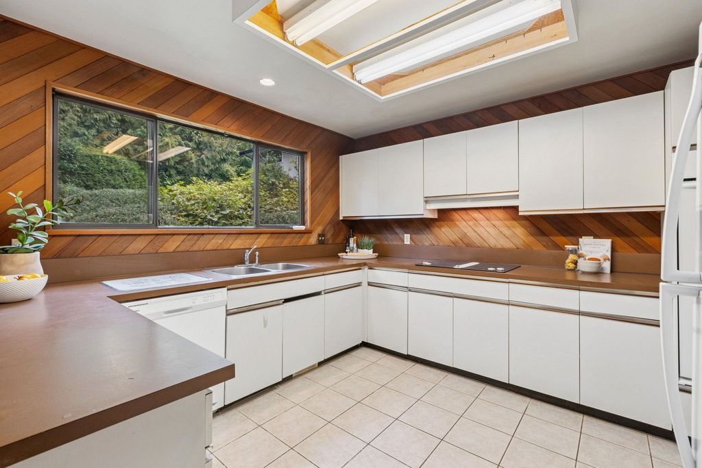 listing image 1109982863214143728