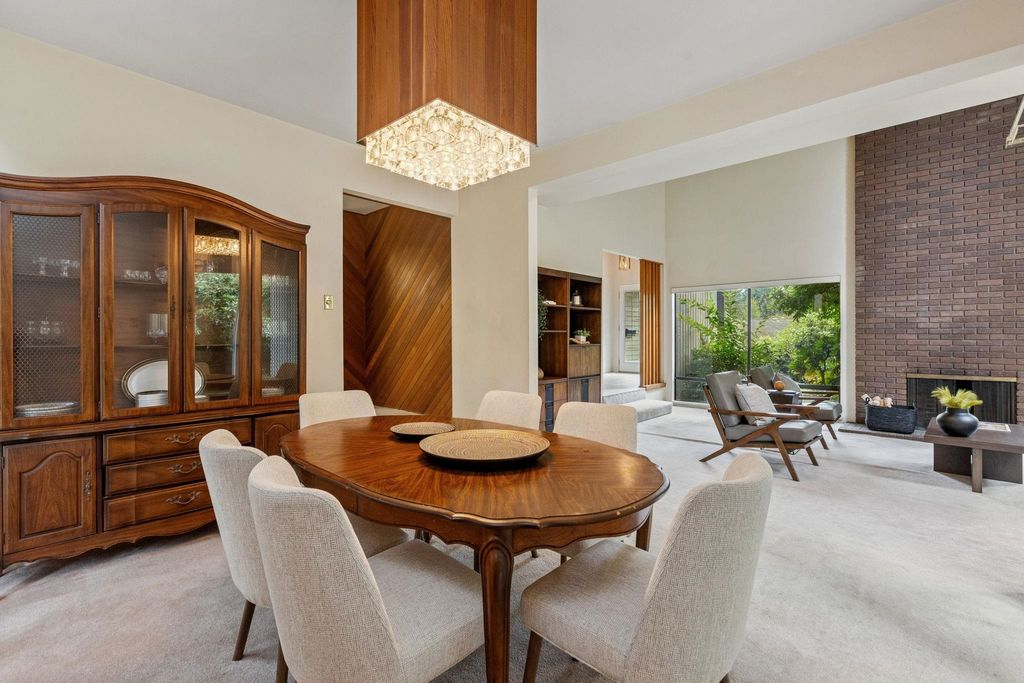 listing image 1104903893789561188