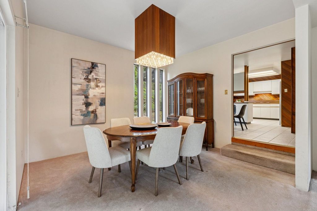 listing image 1102879340036692162