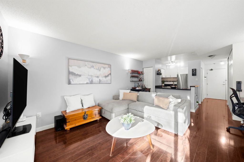 listing image 1100607656647942993