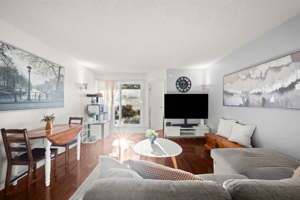 listing image 1109102372757235275