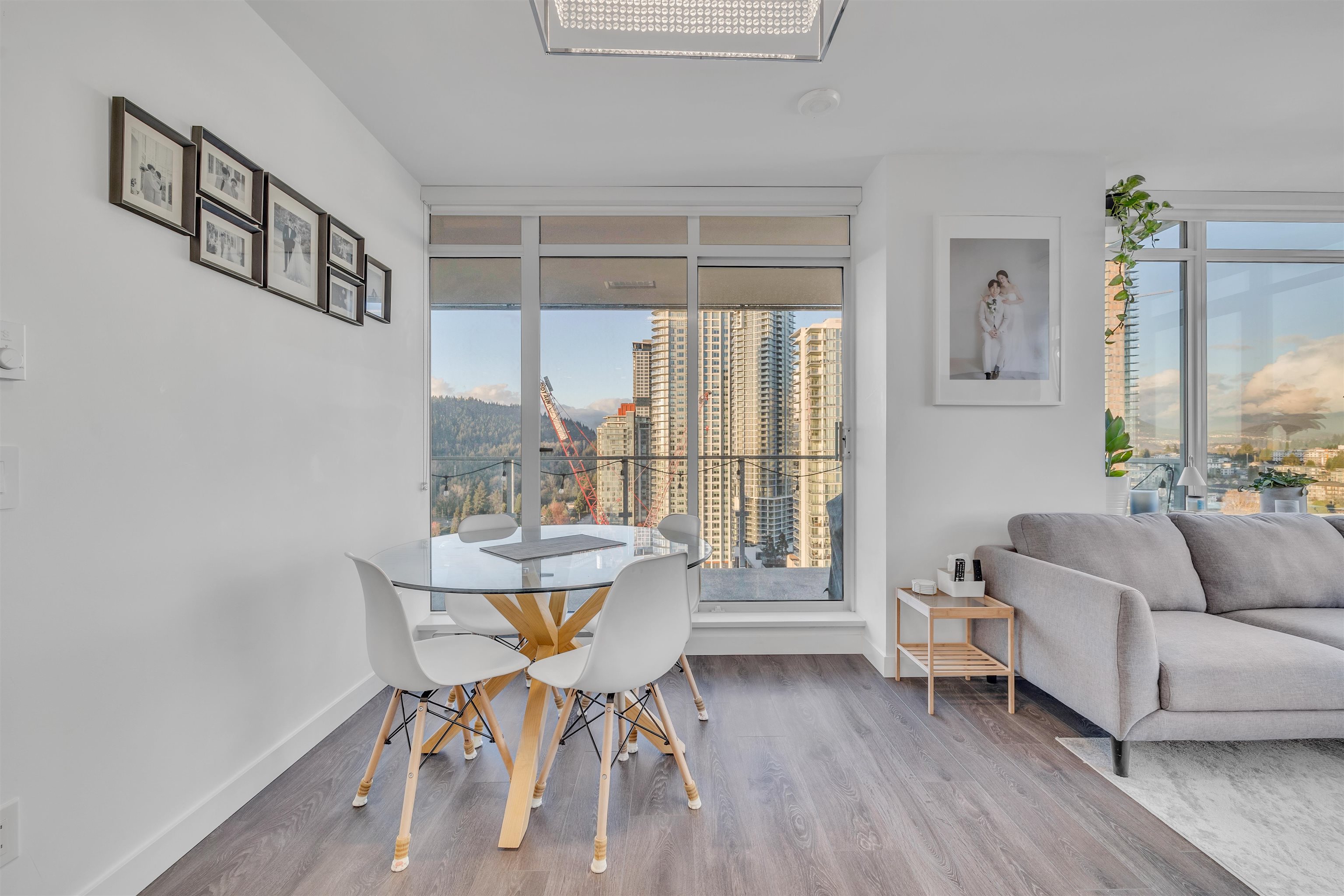 652 Whiting Way 2209