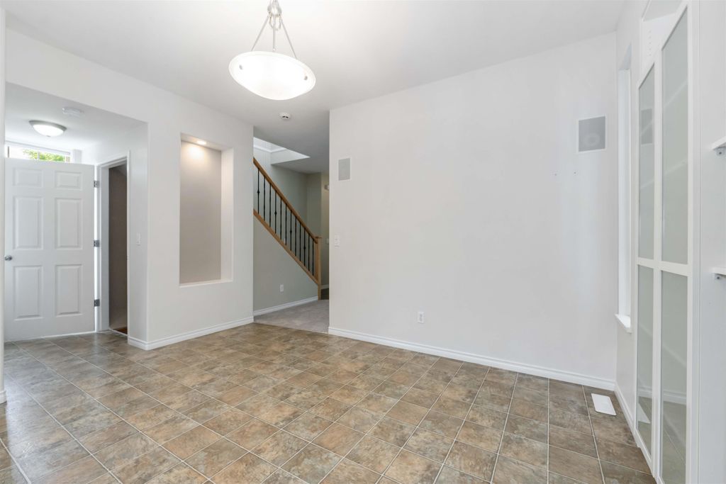 listing image 1102938663020101524