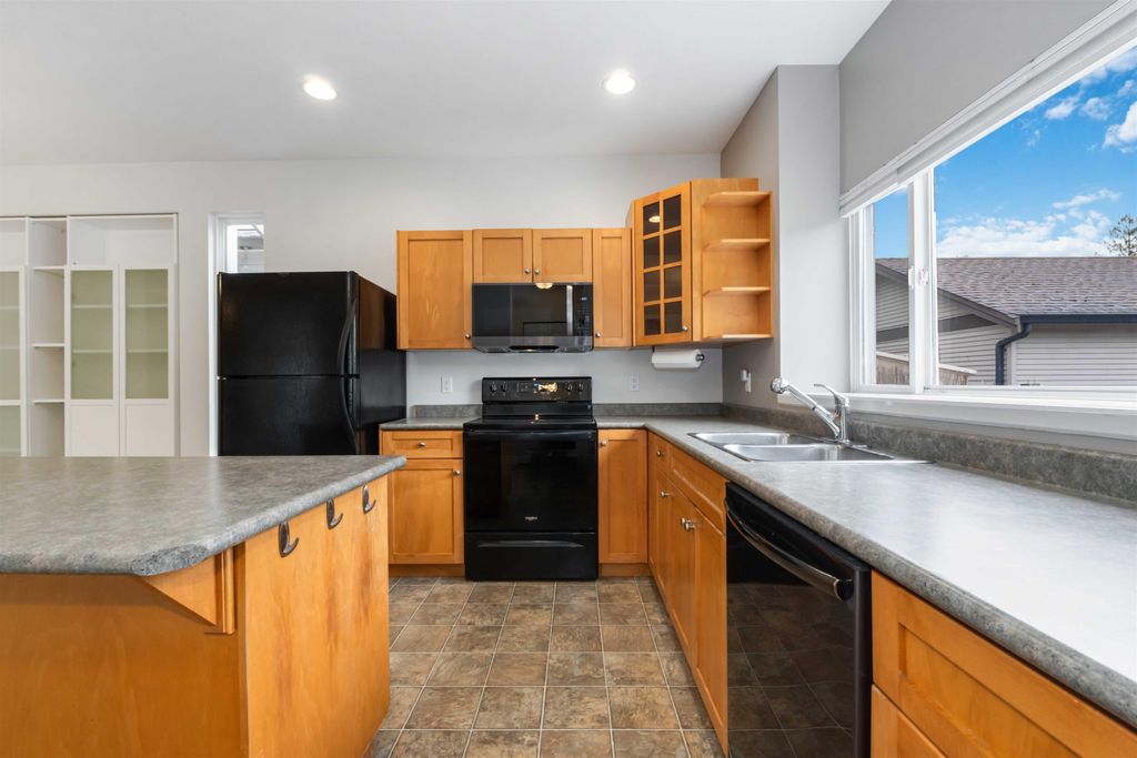 listing image 1101331808044563201