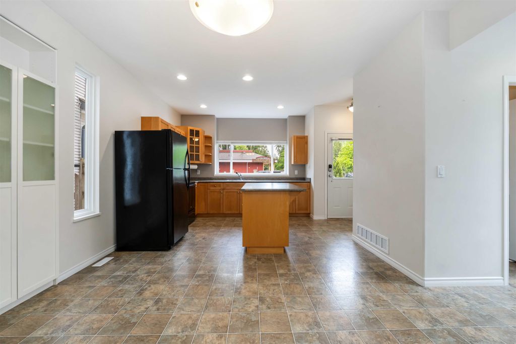 listing image 1107270256305722379