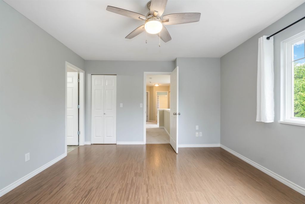 listing image 1101595812358531736