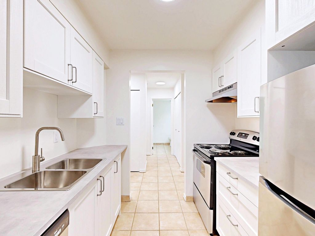 listing image 1108024084563750210