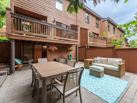 402 Cardiff Way Port Moody BC V3H 3T1