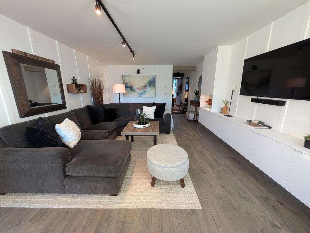 listing image 1104584369115217905