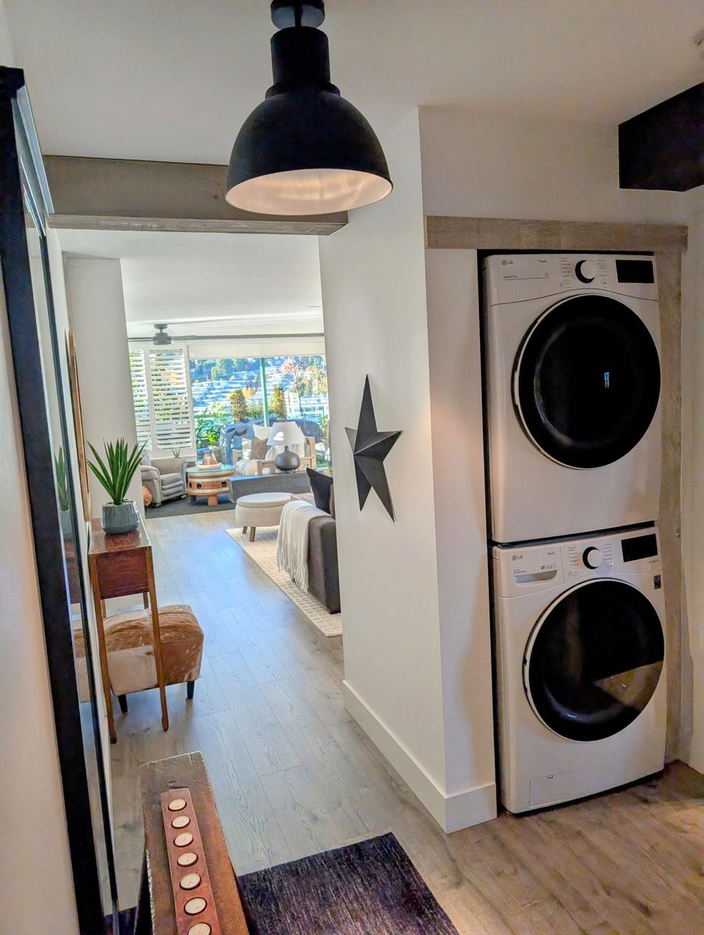 listing image 1101829446460889570