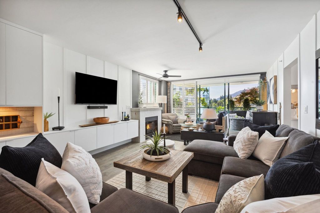 listing image 1103107155405128560