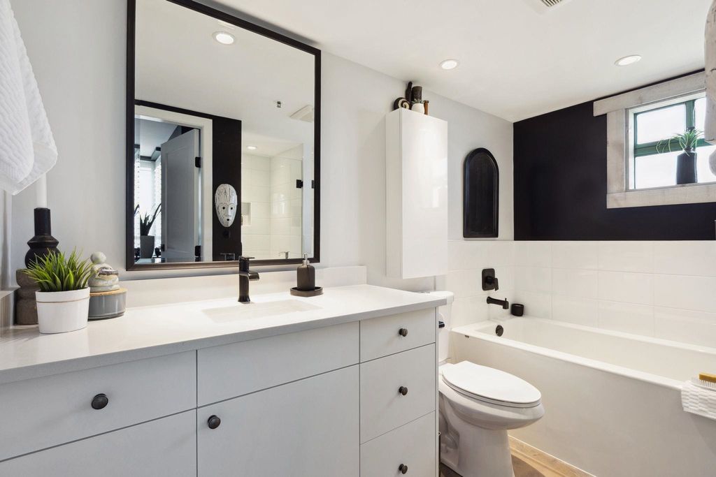 listing image 1102527340176944526