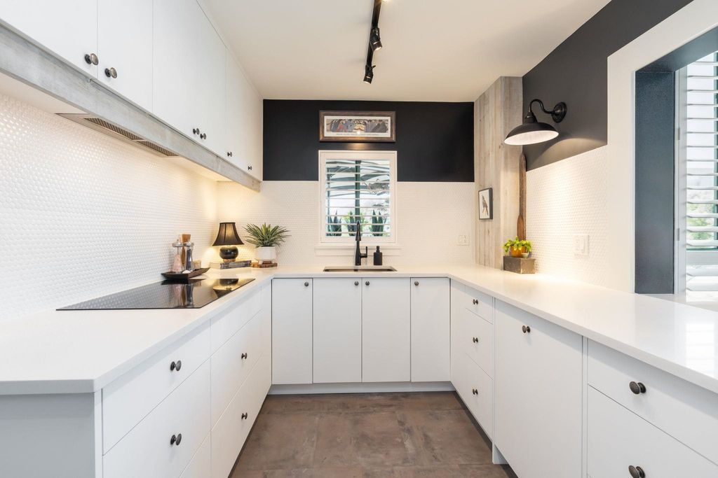 listing image 1105020154770495747