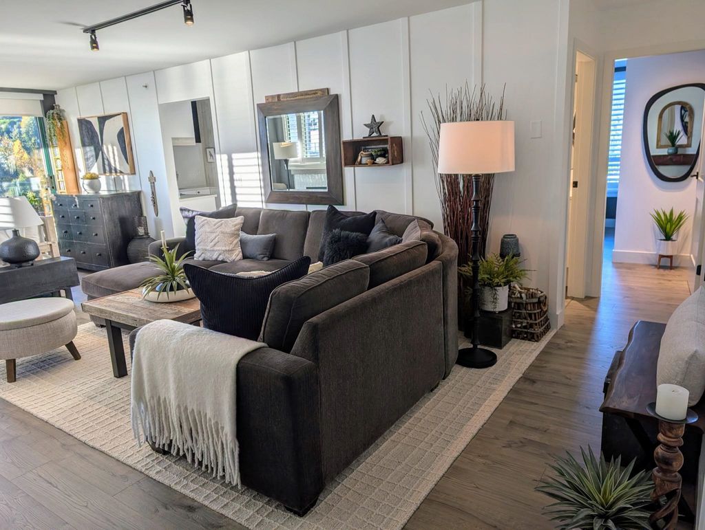 listing image 1100715256377392904