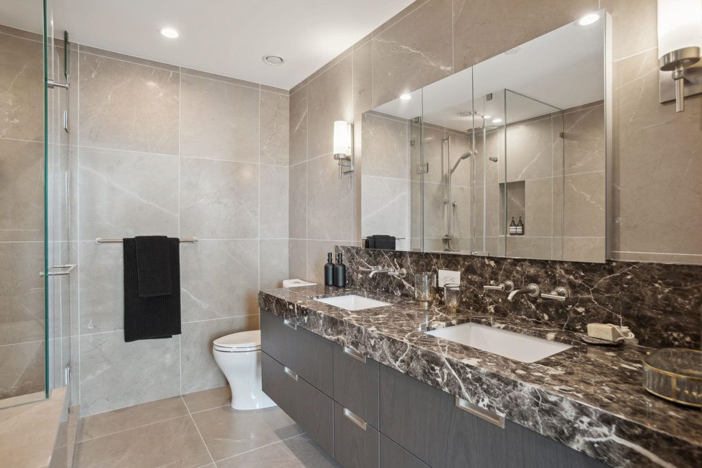 listing image 1108402011774190948