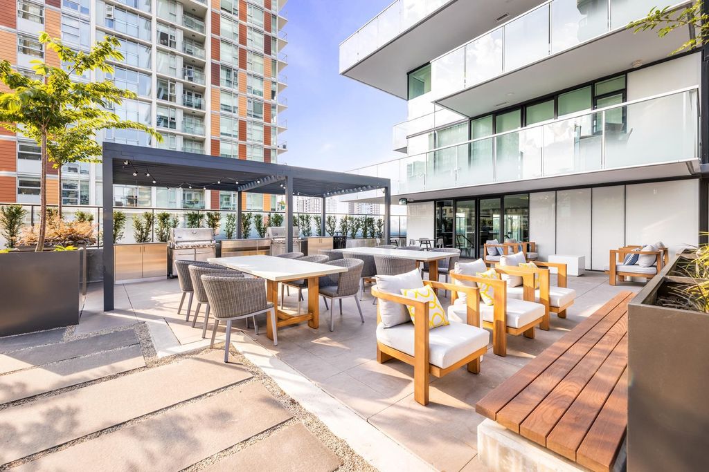 listing image 1106604786060593090