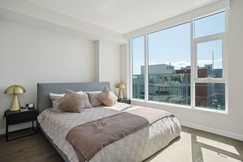 listing image 1108368504222789053