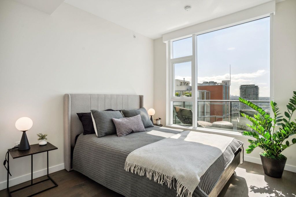 listing image 1103692125799084031