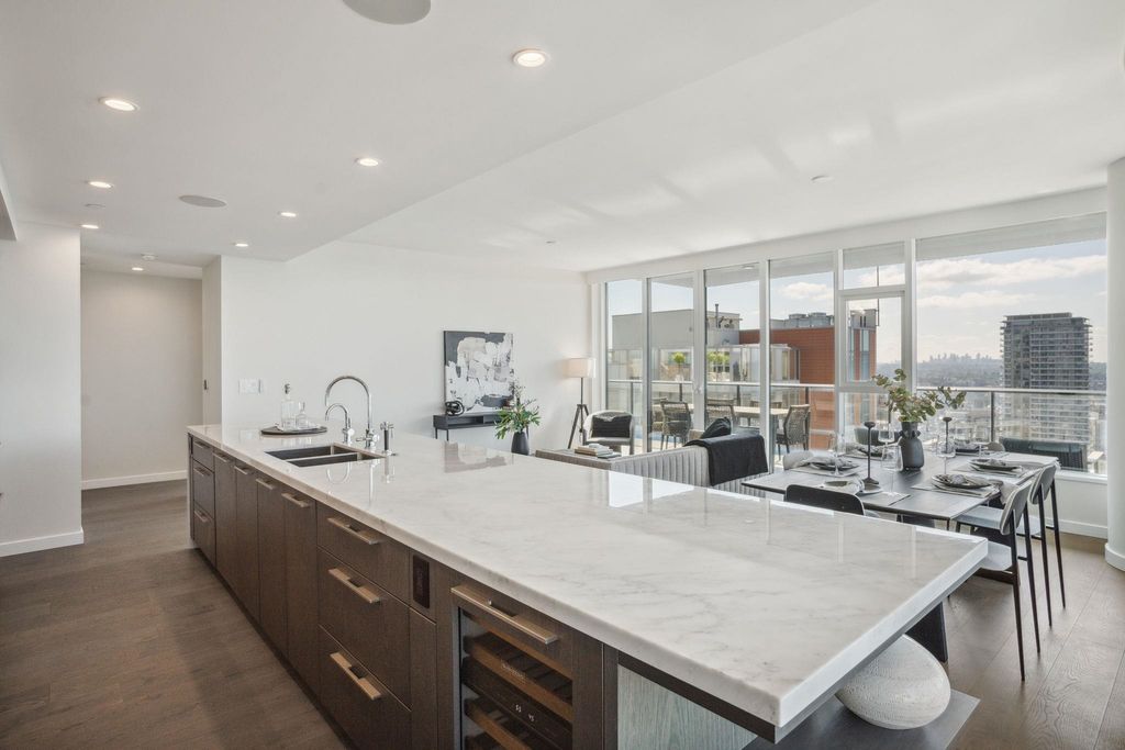 listing image 1107187101834491716