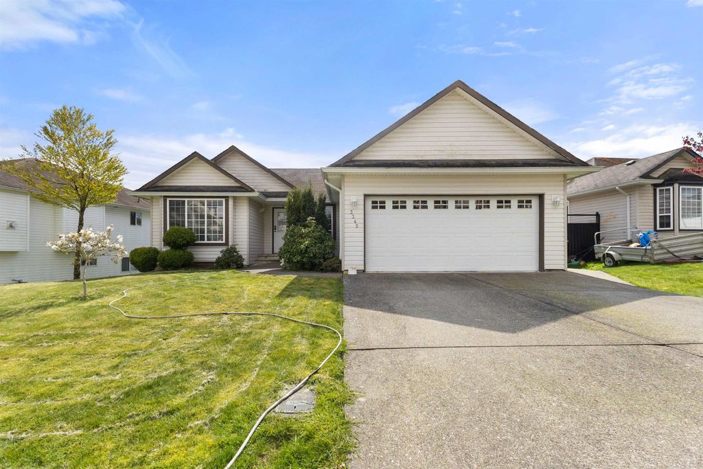 Photo of 3345 Siskin Drive, Abbotsford, BC V2T 6T4 (MLS # R3107806)